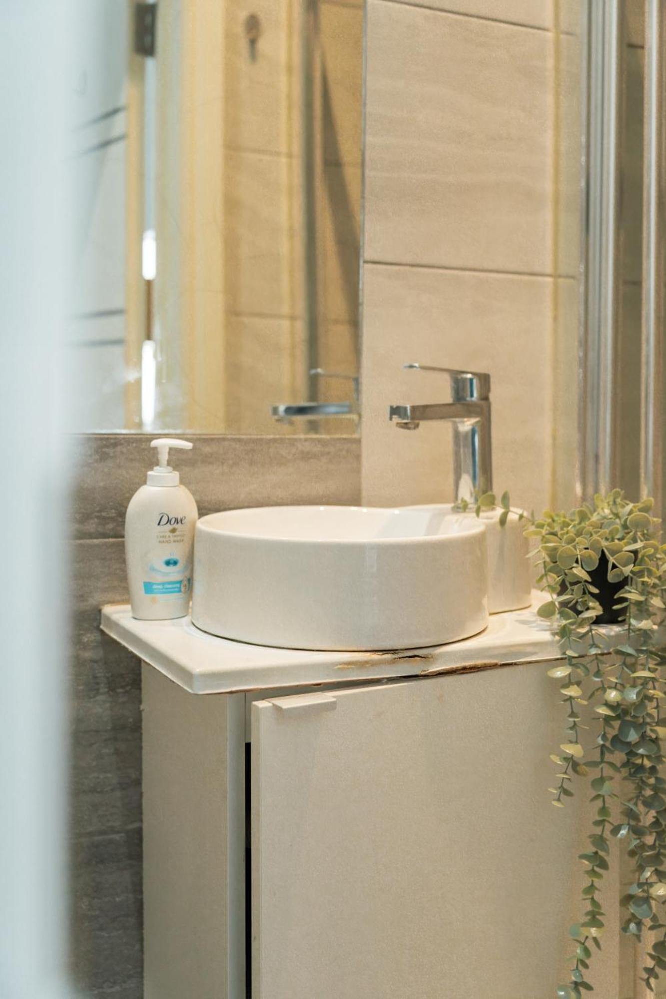 Studio Apartments London With Free Wifi Екстериор снимка