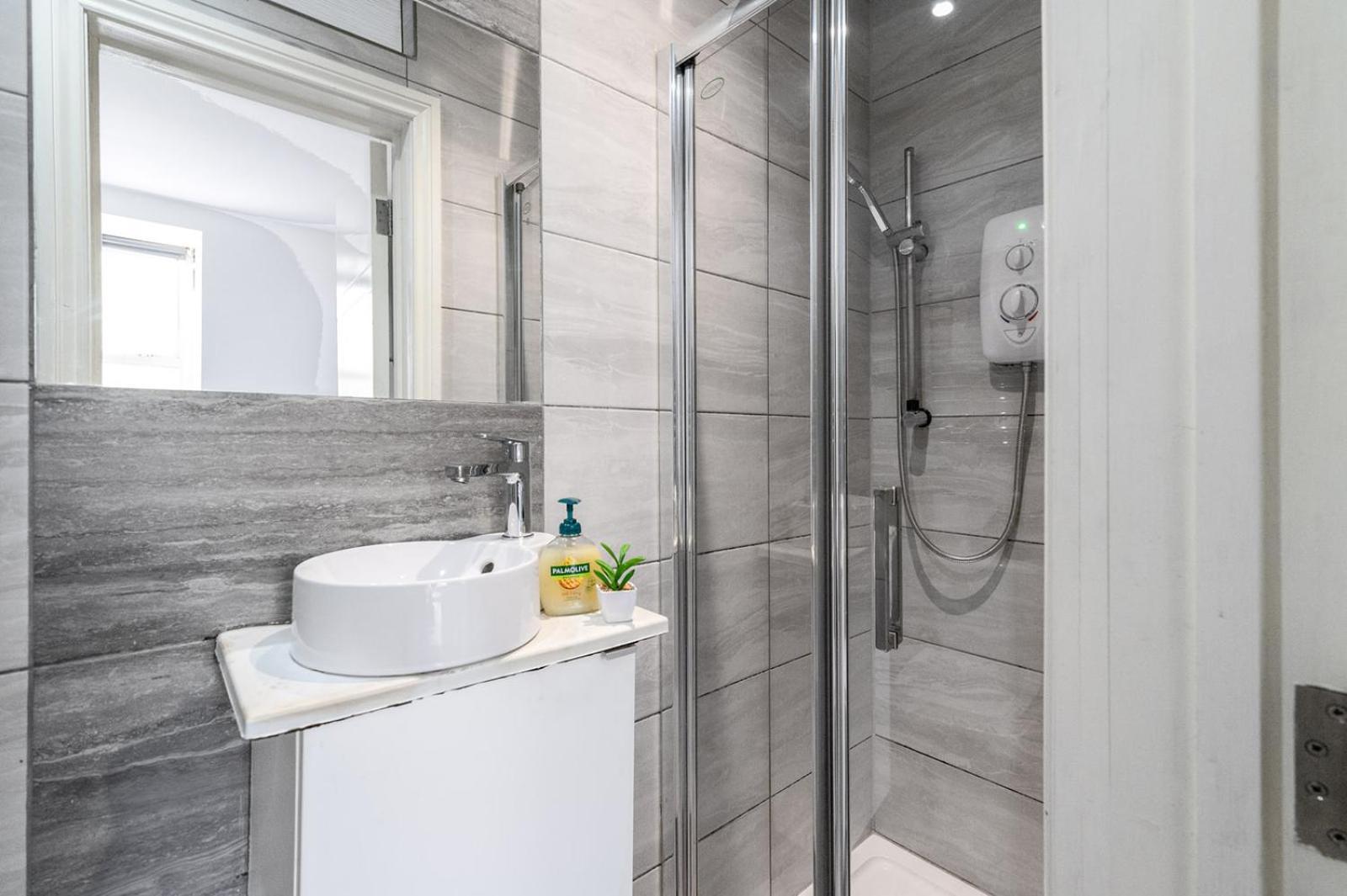 Studio Apartments London With Free Wifi Екстериор снимка