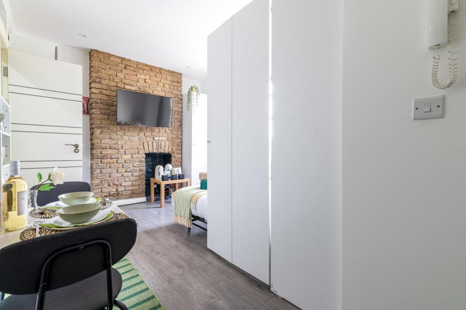 Studio Apartments London With Free Wifi Екстериор снимка